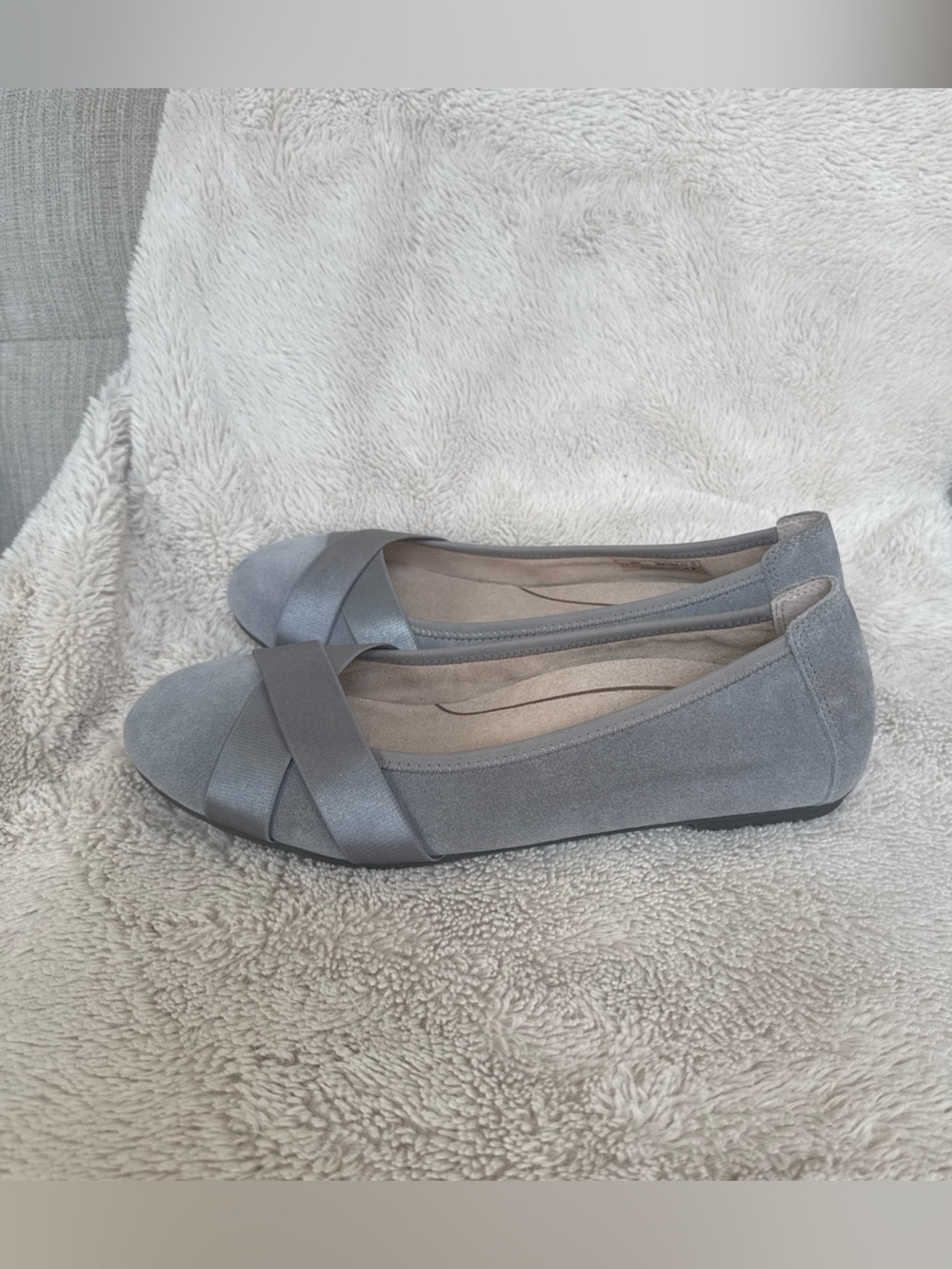 Vionic Gray Suede Women's Ballet Flats with Crisscross Strap Arch Support Wide